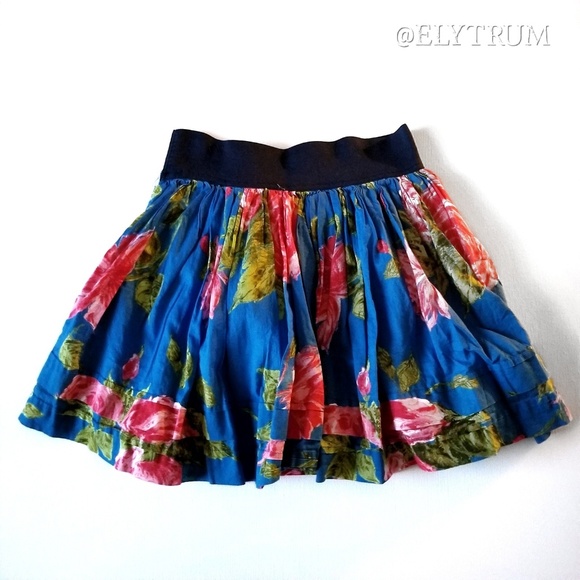 Abercrombie Kids blue floral stretchy skirt - Picture 2 of 5
